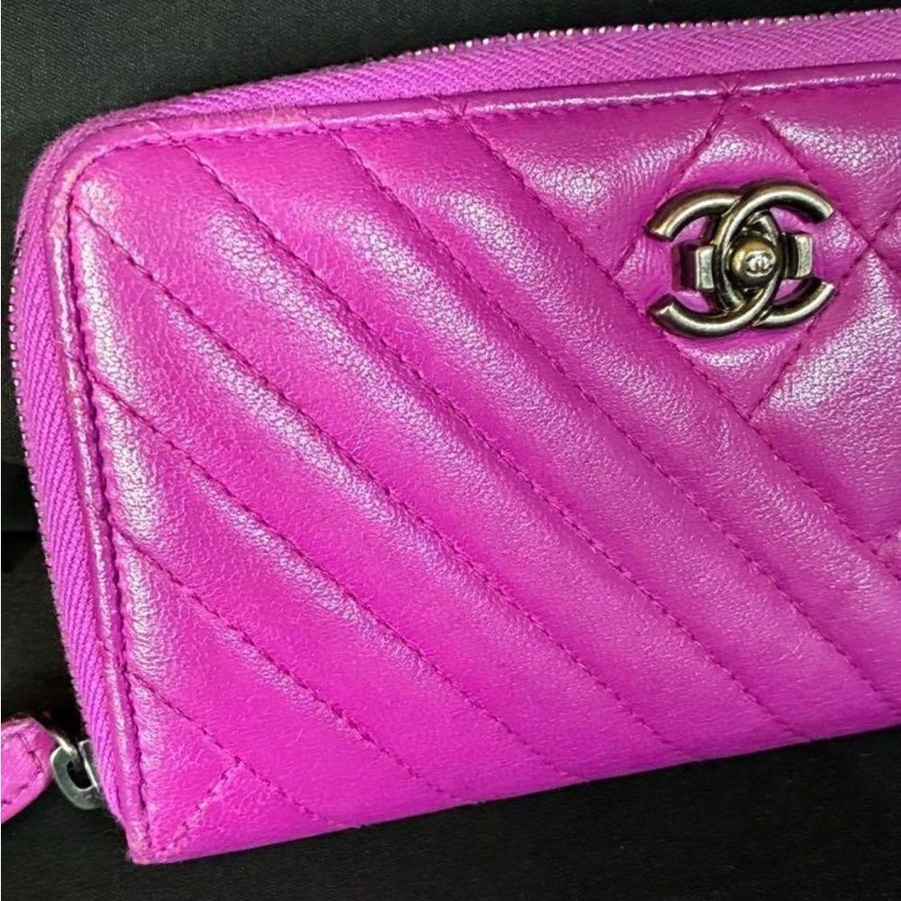CHANEL SOLD 🔥 Matelasse
Boy Chanel Wallet Round
Zipper hot Pink Lambskin , - Picture 15 of 16